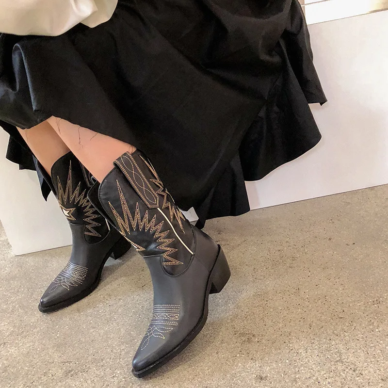 New Women Boots Retro Thick Heel Boots Female Winter Boots Genuine Leather Botas Mujer Cowboy Boots Winter Shoes Women Booties
New Women Boots Retro Thick Heel Boots Female Winter Boots Genuine Leather Botas Mujer Cowboy Boots Winter Shoes Women Booties