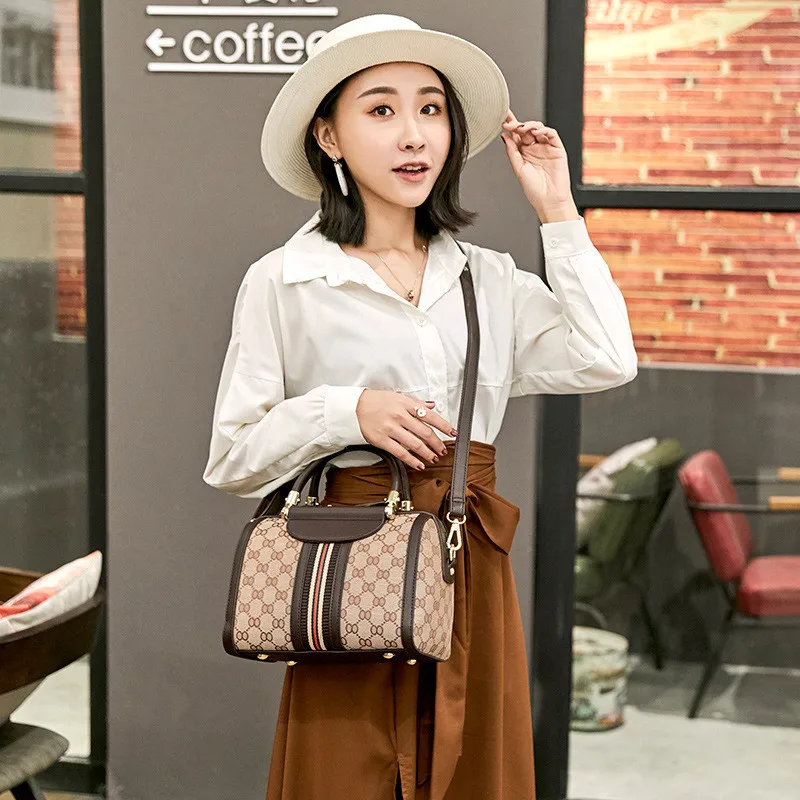 Brand Ladies Totes Casual Fashion Zipper Shopping Party Work Purse Women Crossbody Shoulder Handbag 2019 New Korean Version 
Brand Ladies Totes Casual Fashion Zipper Shopping Party Work Purse Women Crossbody Shoulder Handbag 2019 New Korean Version