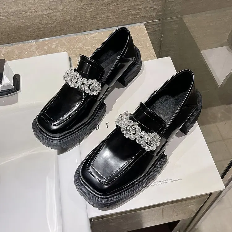 

Женские туфли в стиле ретро, модные повседневные женские кроссовки с квадратным носком, украшенные кристаллами и мехом, в британском стиле, стразы 2021
