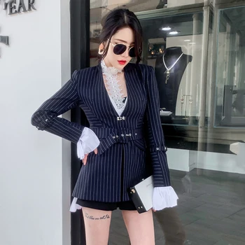 Fashion Patchwork Pleated Blazer Coat Womens Suits 2020 Female Notched Collar Detachable Flare Sleeve with Sashes Striped Full
Fashion Patchwork Pleated Blazer Coat Womens Suits 2020 Female Notched Collar Detachable Flare Sleeve with Sashes Striped Full