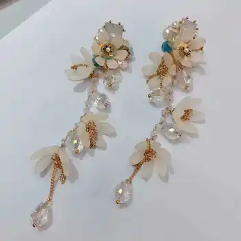 summer flower atmospheric exaggerated the new earrings length-width crystal tassels eardrop stud earrings silver needle 
summer flower atmospheric exaggerated the new earrings length-width crystal tassels eardrop stud earrings silver needle