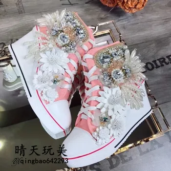 Chao Brand Handmade Women's Shoes New Heavy Industry Hydraulic Drill Bead Flower Slope-heeled Canvas Shoes 
Chao Brand Handmade Women's Shoes New Heavy Industry Hydraulic Drill Bead Flower Slope-heeled Canvas Shoes