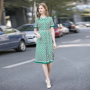 High Quality Summer New Women'S Fashion Workplace Party Casual Beach Vintage Elegant Chic Geometric Print Green Chiffon Dress 
High Quality Summer New Women'S Fashion Workplace Party Casual Beach Vintage Elegant Chic Geometric Print Green Chiffon Dress