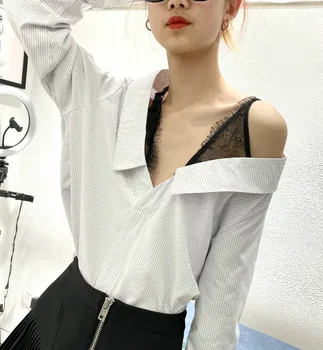 Trendy Design Spring Summer 2020 Sexy Lace Splicing Fake Two Pieces Stripe Slash Neck Long Sleeve Shirt Woman Top Fashion
Trendy Design Spring Summer 2020 Sexy Lace Splicing Fake Two Pieces Stripe Slash Neck Long Sleeve Shirt Woman Top Fashion
