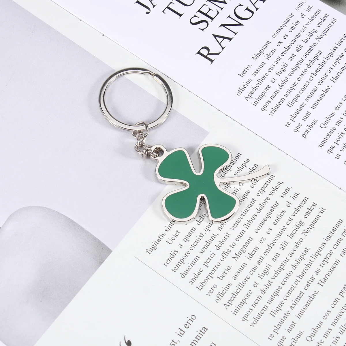 1 pc keychain creative four leaf clover key ring