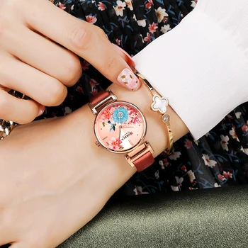 CURREN Leather Women Watch 2019 Summer New Quartz Ladies Wristwatch Relojes Female Clock Fashion Flower Dial Reloj Mujer
CURREN Leather Women Watch 2019 Summer New Quartz Ladies Wristwatch Relojes Female Clock Fashion Flower Dial Reloj Mujer