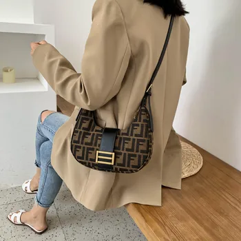 Designer Branded Small Half Moon Nylon Shoulder Bag for Women 2020 New Solid Color Lock Crossbody Bags Lady Wild Armpit Bag Sac 
Designer Branded Small Half Moon Nylon Shoulder Bag for Women 2020 New Solid Color Lock Crossbody Bags Lady Wild Armpit Bag Sac