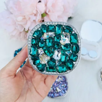 Shining Diamond contact lens case Simple fresh contact lens storage box Beauty portable case Christmas gift
Shining Diamond contact lens case Simple fresh contact lens storage box Beauty portable case Christmas gift