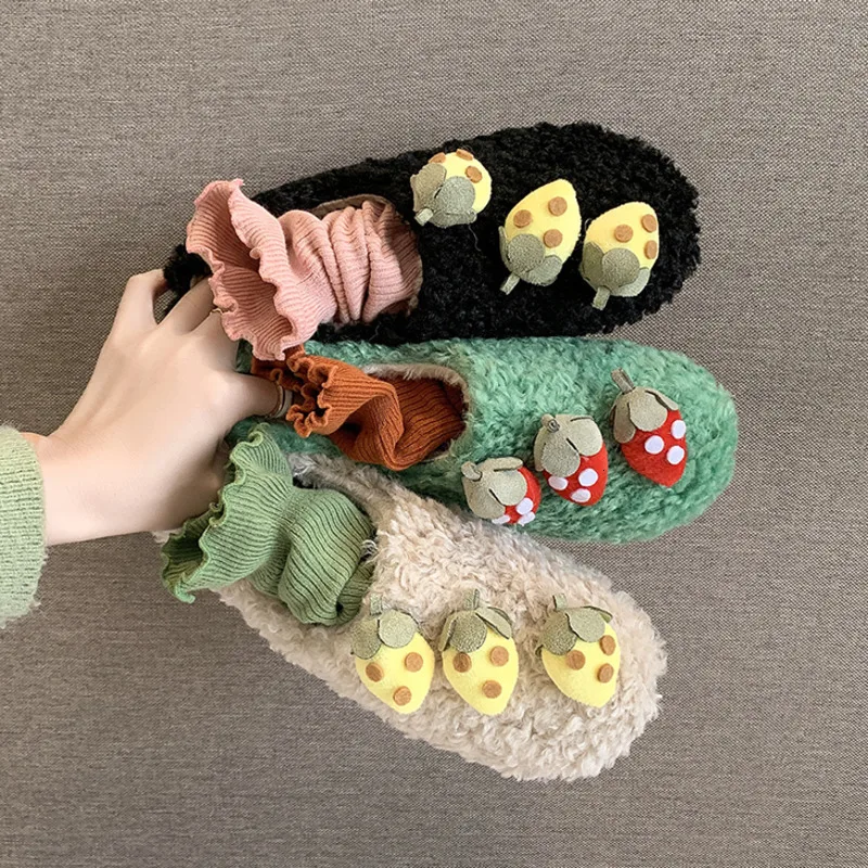 Winter Woman Fur Loafers Flat Shoes For Women Cute Strawberry Ballerina Shoes Platform Keep Warm Flats Ladies Ballet Boat Shoes 
Winter Woman Fur Loafers Flat Shoes For Women Cute Strawberry Ballerina Shoes Platform Keep Warm Flats Ladies Ballet Boat Shoes