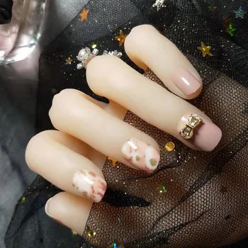 24pcs faux nails Rhinestone Bowknot Finish Nail Tips with Glue Girls Matte Bean Paste Color Fake Nail Short Square press on
24pcs faux nails Rhinestone Bowknot Finish Nail Tips with Glue Girls Matte Bean Paste Color Fake Nail Short Square press on