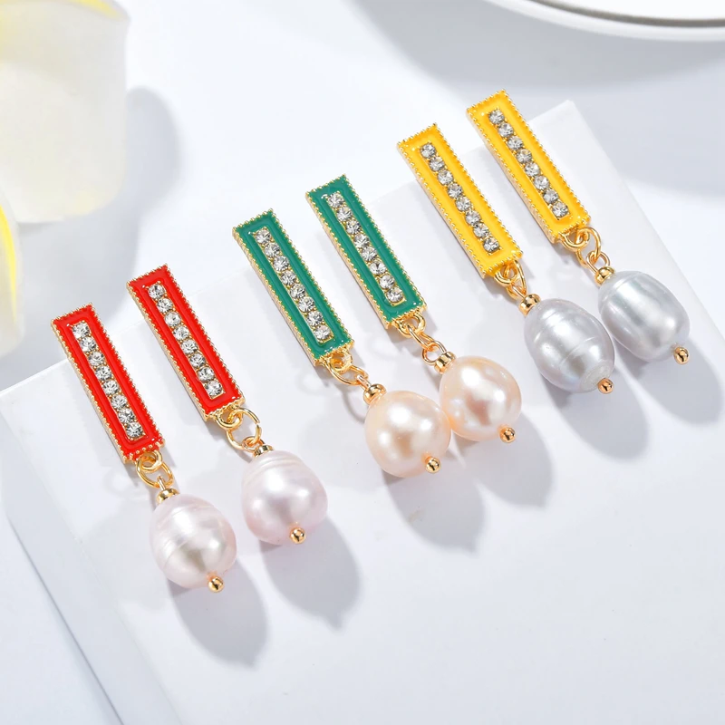 New Green Red Yellow Color Rhinestone Natural Freshwater Pearl Drop Earrings For Women Real Pearl Dangle Earring For Female Gift 
New Green Red Yellow Color Rhinestone Natural Freshwater Pearl Drop Earrings For Women Real Pearl Dangle Earring For Female Gift