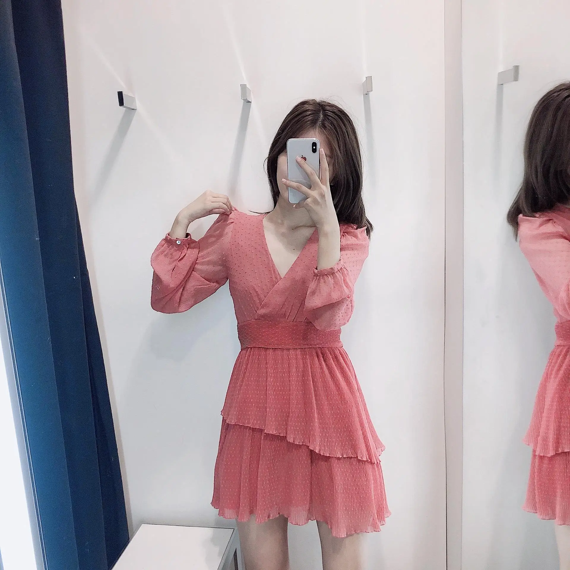 Europe And America WOMEN'S Dress 2019 Summer New Style V-neck Waist Hugging Flounced Pleated Tulle Dress 094-6177
Europe And America WOMEN'S Dress 2019 Summer New Style V-neck Waist Hugging Flounced Pleated Tulle Dress 094-6177