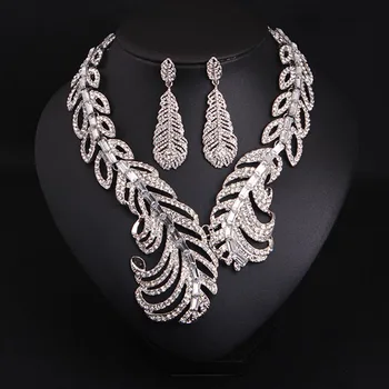 LADY JEWELRY SET EUROPEAN AMERICAN EXAGGERATED RHINESTONE FEATHER SHORT CLAVICLE NECKLACE EARRING FEMALE PARTY DRESS ACCESSORIES
LADY JEWELRY SET EUROPEAN AMERICAN EXAGGERATED RHINESTONE FEATHER SHORT CLAVICLE NECKLACE EARRING FEMALE PARTY DRESS ACCESSORIES