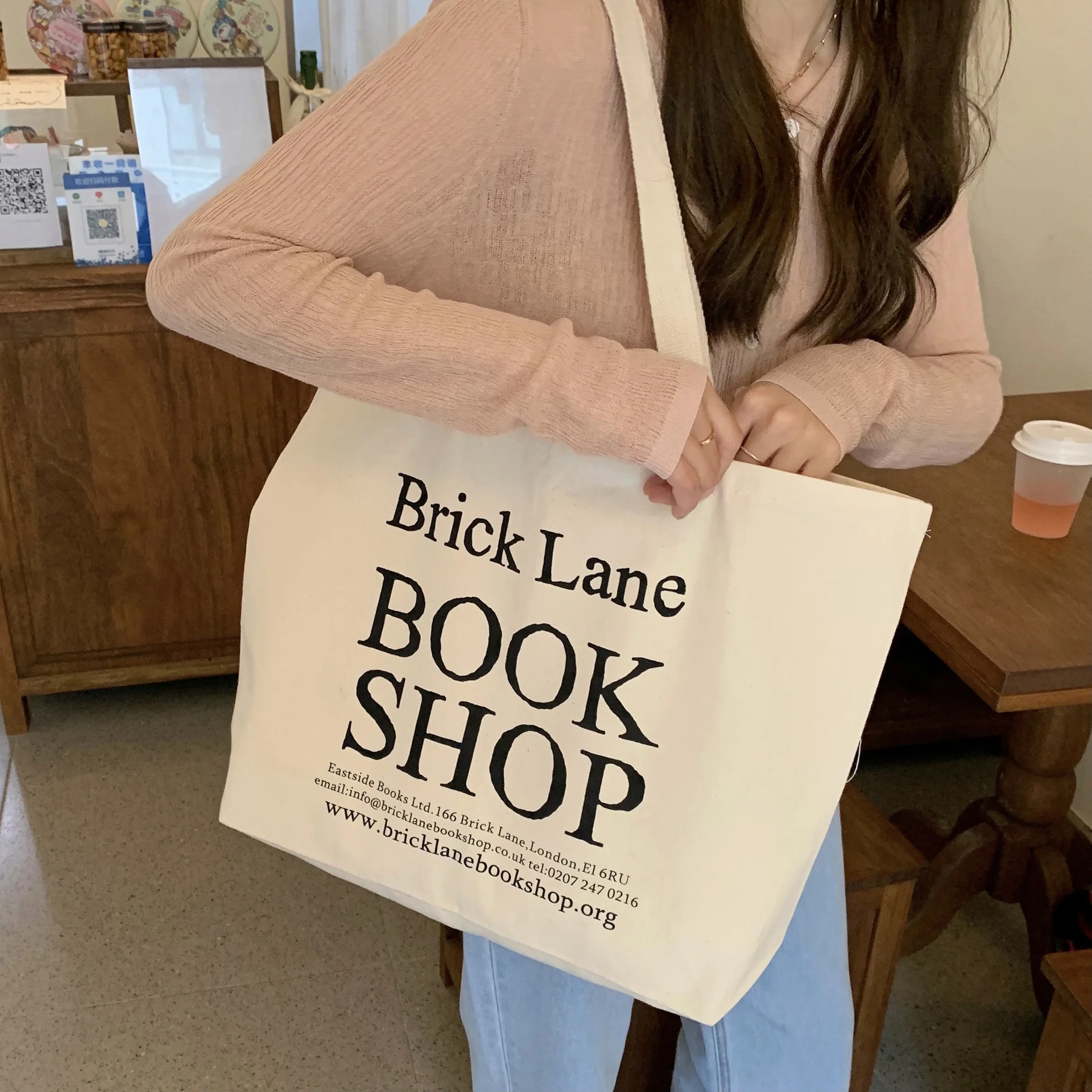 Холщовая Сумка-тоут London Book Shop, повседневная хлопковая дамская сумочка на плечо в Корейском стиле Ins, большая многоразовая женская сумка для покупок для девушек и женщин
Холщовая Сумка-тоут London Book Shop, повседневная хлопковая дамская сумочка на плечо в Корейском стиле Ins, большая многоразовая женская сумка для покупок для девушек и женщин