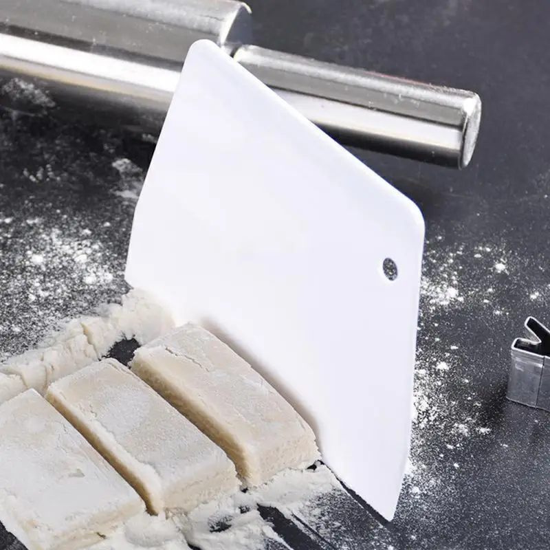 1/2PCS Useful Cream Spatula DIY Pastry Cutters Fondant Dough Scraper Cake Cutter Pastry Baking Tool Kitchen Accessories
1/2PCS Useful Cream Spatula DIY Pastry Cutters Fondant Dough Scraper Cake Cutter Pastry Baking Tool Kitchen Accessories
