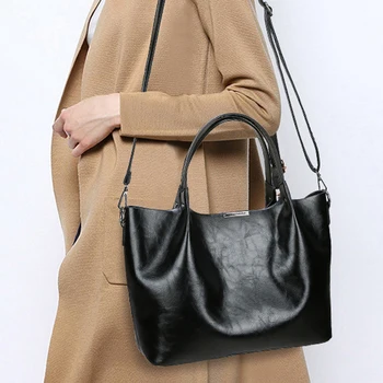 Free shipping ladies bag new fashion simple and generous one-shoulder handbag ladies bag trend lipstick bag messenger bag
Free shipping ladies bag new fashion simple and generous one-shoulder handbag ladies bag trend lipstick bag messenger bag