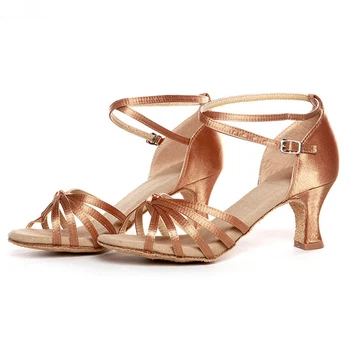 High quality new arrival wholesale girls Children/child/kids ballroom tango salsa latin dance shoes low heel shoes 7 colors 
High quality new arrival wholesale girls Children/child/kids ballroom tango salsa latin dance shoes low heel shoes 7 colors