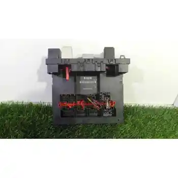 1665484 box Reles/Fuses Volkswagen Passat Lim. (362) 
1665484 box Reles/Fuses Volkswagen Passat Lim. (362)