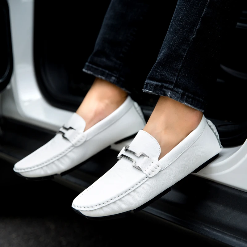 White Loafers Men Casual Shoes Luxury Designer Leather Man Moccasins Breathable Mens Driving Shoes Slip on Flats Boat Shoes
White Loafers Men Casual Shoes Luxury Designer Leather Man Moccasins Breathable Mens Driving Shoes Slip on Flats Boat Shoes