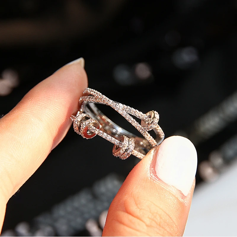 Moving Round Circle Zircon Pure 925 Sterling Silver Finger Ring Double Layer Star Ring Love Forever Women Wedding Jewelry
Moving Round Circle Zircon Pure 925 Sterling Silver Finger Ring Double Layer Star Ring Love Forever Women Wedding Jewelry