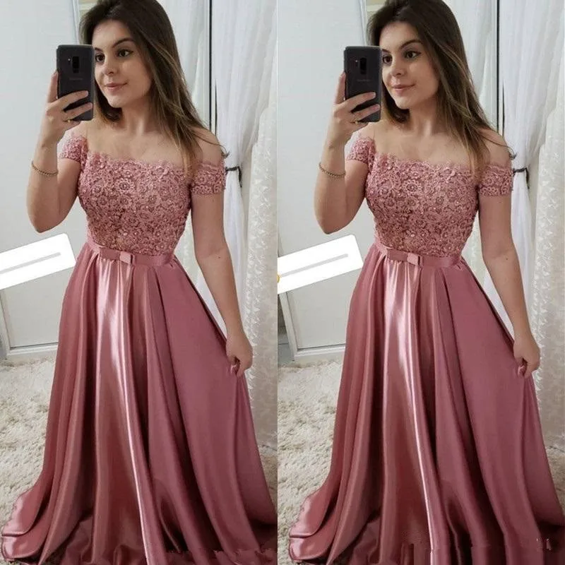 Desginer Off the Shoulder Prom Dresses 2020 lace Pleated High End Quality Party Dress With Short Sleeves Hot Sales
Desginer Off the Shoulder Prom Dresses 2020 lace Pleated High End Quality Party Dress With Short Sleeves Hot Sales