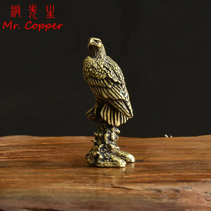 Antique Bronze Decorations Desk Ornament Eagle Miniatures Figurines Pure Copper Eagle Statue Home Decorations Crafts Collection
Antique Bronze Decorations Desk Ornament Eagle Miniatures Figurines Pure Copper Eagle Statue Home Decorations Crafts Collection