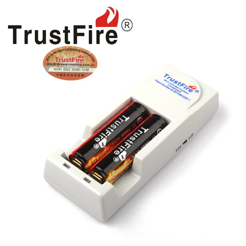 

TrustFire TR-001 Li-ion Battery Charger + 2PCS TrustFire Protected 18650 2400mAh 3.7V Rechargeable Lithium Batteries with PCB