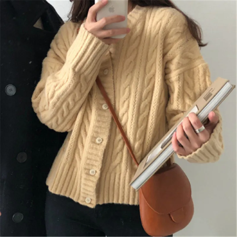 RUGOD 2020 Hot Winter Single-breasted Twist Knitted Cardigans for Ladies O-neck Female Outwear Vintage Chic Women's Outfit
RUGOD 2020 Hot Winter Single-breasted Twist Knitted Cardigans for Ladies O-neck Female Outwear Vintage Chic Women's Outfit