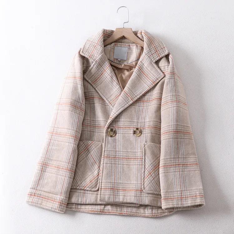 A Generation of Large Lapel Versatile College Style Autumn And Winter Warm Woolen Coat Short Coat Women's Entity
A Generation of Large Lapel Versatile College Style Autumn And Winter Warm Woolen Coat Short Coat Women's Entity