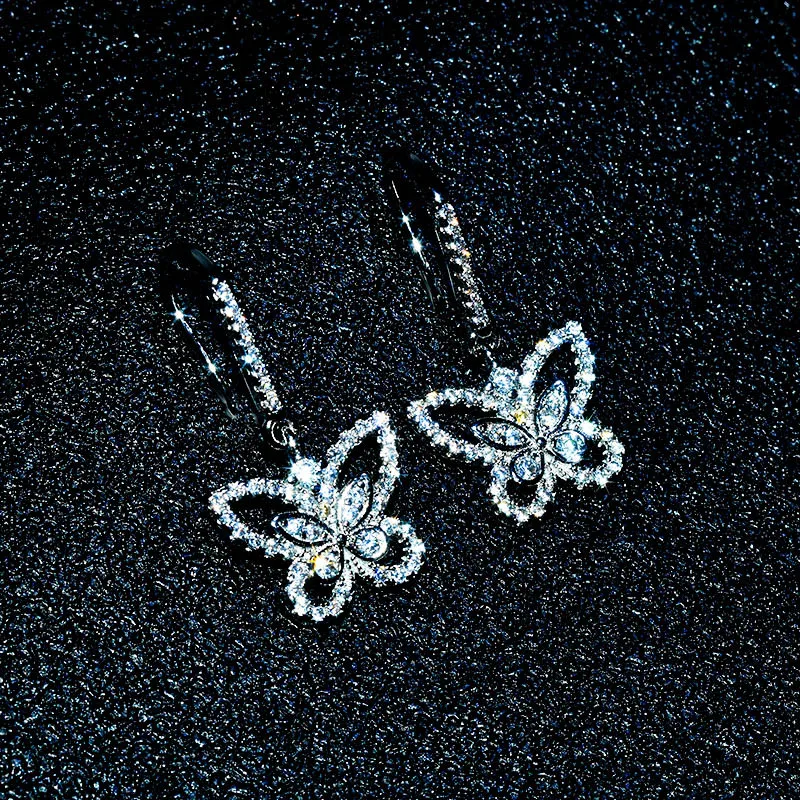 Fashion Cute Butterfly Drop Earrings Full Inlay AAA Zircon Hollow S925 Charm Unusual Insect Jewelry For Women Wedding Engagement
Fashion Cute Butterfly Drop Earrings Full Inlay AAA Zircon Hollow S925 Charm Unusual Insect Jewelry For Women Wedding Engagement