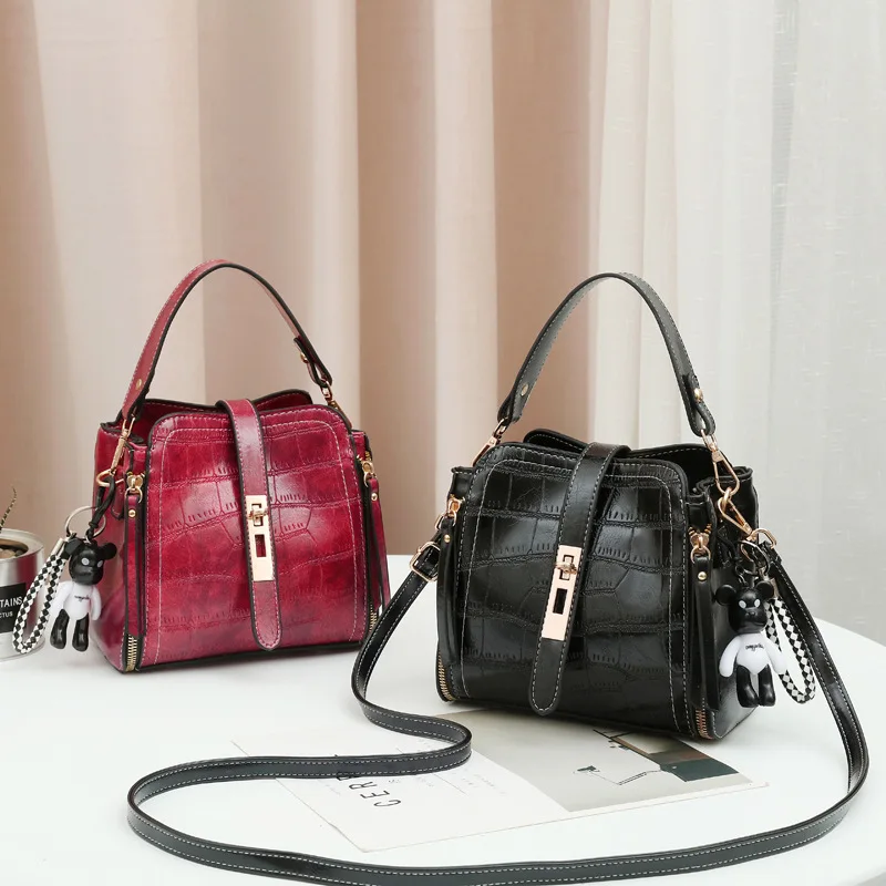 Fashion Crocodile Chains Women's Designer Handbags High Quality PU Leather Women Totes Ladies Alligator Shoulder Crossbody Bags
Fashion Crocodile Chains Women's Designer Handbags High Quality PU Leather Women Totes Ladies Alligator Shoulder Crossbody Bags