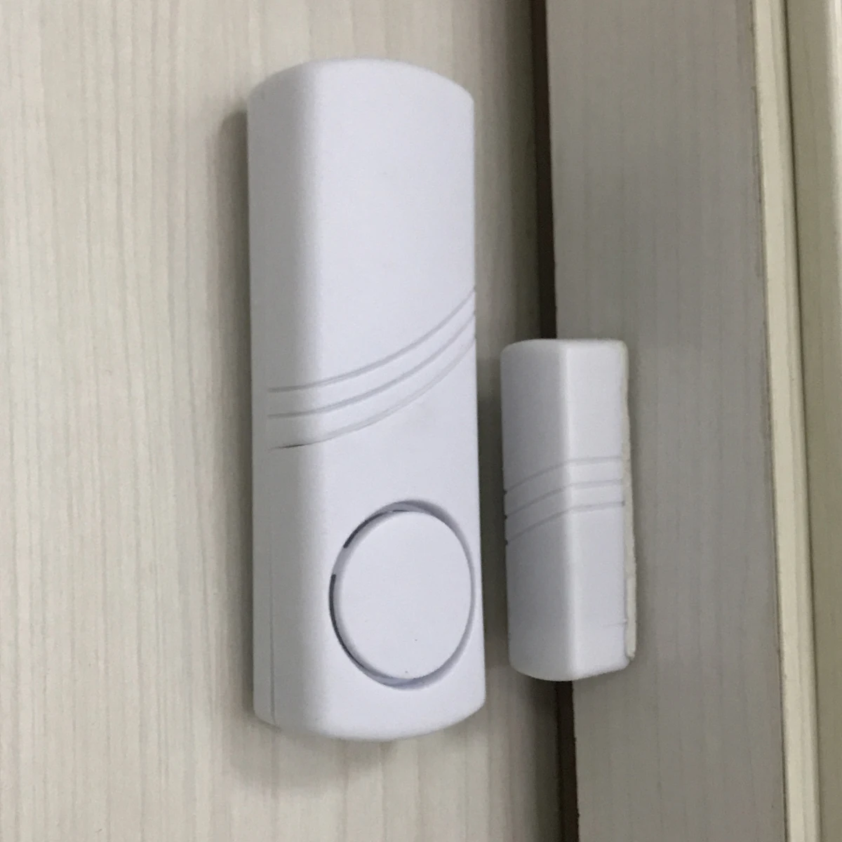 Wireless Alarm Unit House Security Door Window Entry Burglar Alarm System Magnetic Sensor Home Security Alert System
Wireless Alarm Unit House Security Door Window Entry Burglar Alarm System Magnetic Sensor Home Security Alert System