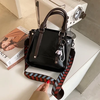 2020 Autumn And Winter Soft Leather Bucket Bags For Women Retro Solid Color Shoulder Bag Luxury Designer Small Ladies Handbags
2020 Autumn And Winter Soft Leather Bucket Bags For Women Retro Solid Color Shoulder Bag Luxury Designer Small Ladies Handbags