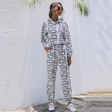 Y2k printed long sleeve Hoodies 2 piece 2022 spring and autumn new fashion joker leisure lazy wind home clothes
Y2k printed long sleeve Hoodies 2 piece 2022 spring and autumn new fashion joker leisure lazy wind home clothes