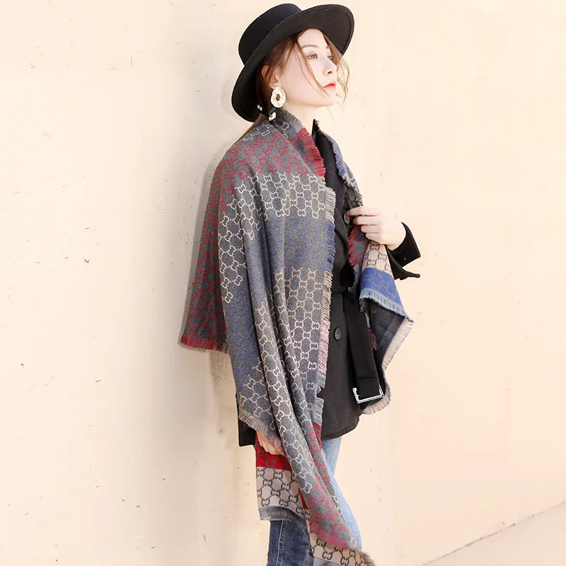 Autumn and winter new cashmere color matching printed scarf, women's warm bib, multi-function tassel shawl
Autumn and winter new cashmere color matching printed scarf, women's warm bib, multi-function tassel shawl