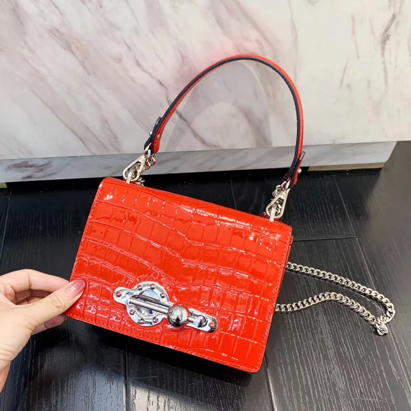 Stone Pattern Crossbody Chain Bag for Women 2020 Trend Real Leather Top-handle Handbags Ladies Evening Dinner Party Purses Bolsa
Stone Pattern Crossbody Chain Bag for Women 2020 Trend Real Leather Top-handle Handbags Ladies Evening Dinner Party Purses Bolsa