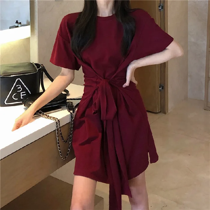 High-quality Version of Bow fu gu qun Waist Hugging Bandage Cloth Slimming Short Sleeve Summer Dress Female Black Red Fashion
High-quality Version of Bow fu gu qun Waist Hugging Bandage Cloth Slimming Short Sleeve Summer Dress Female Black Red Fashion