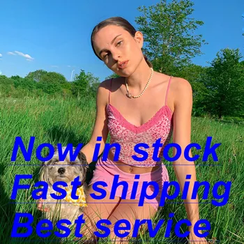 2020 Women Casual Slim Streetwear Crop Top Sexy Lace V-neck Exposed Navel Short Tube Top 
2020 Women Casual Slim Streetwear Crop Top Sexy Lace V-neck Exposed Navel Short Tube Top