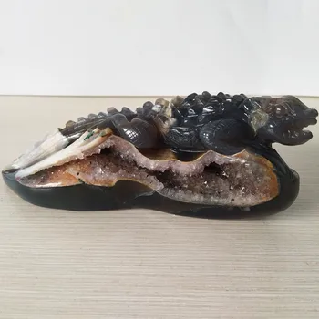 815g Natural agate crystal geode lizard sculpture statue home decoration Paleontological moulding stones and crystals
815g Natural agate crystal geode lizard sculpture statue home decoration Paleontological moulding stones and crystals