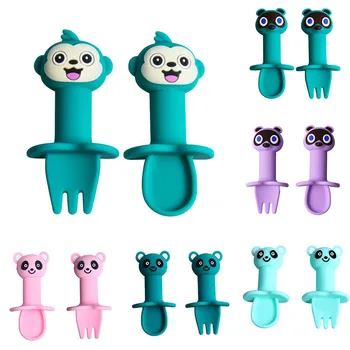2Pcs/Set Cute Cartoon Spoon Fork Set Food Grade Silicone Animal Pattern Newborn Fork Spoon Set Aulixliary Tableware for baby
2Pcs/Set Cute Cartoon Spoon Fork Set Food Grade Silicone Animal Pattern Newborn Fork Spoon Set Aulixliary Tableware for baby