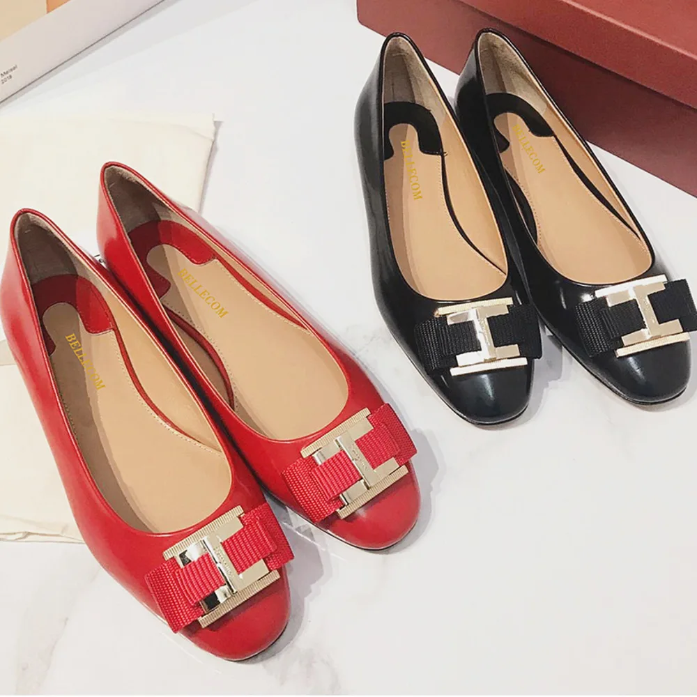 BELLECOM Fall 2019 New Women's Shoes with Round Head, Painted Leather, Square Button, Middle-heeled Single Shoes
BELLECOM Fall 2019 New Women's Shoes with Round Head, Painted Leather, Square Button, Middle-heeled Single Shoes