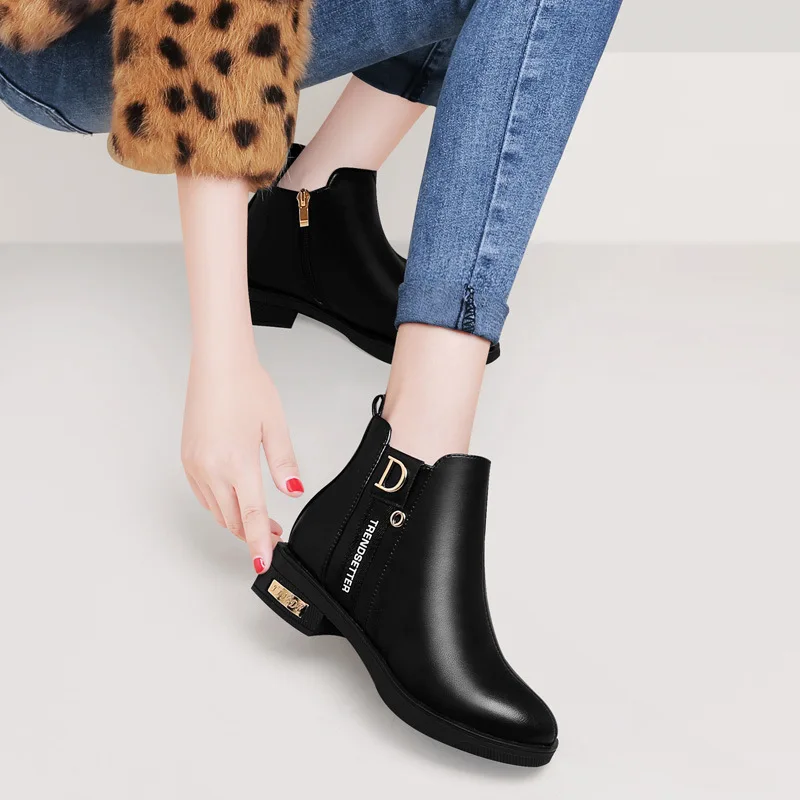 Elevator Short Boots Women's Winter 2018 New Style Flat Leather Shoes Short Winter Shoe Versatile Autumn And Winter Days plus Ve
Elevator Short Boots Women's Winter 2018 New Style Flat Leather Shoes Short Winter Shoe Versatile Autumn And Winter Days plus Ve