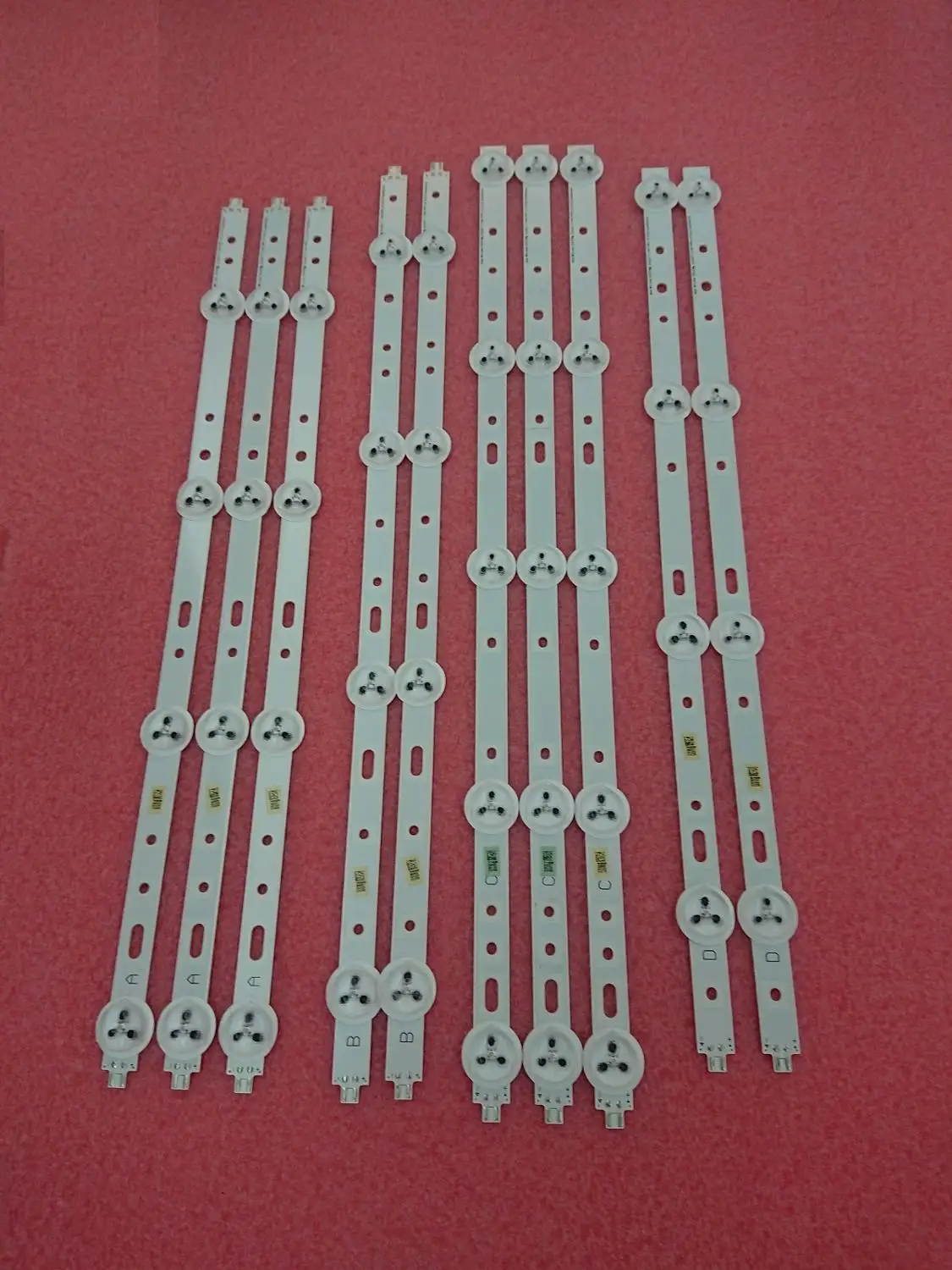 (New Original )5set=50pcs LED strip for TOSHIBA 40L1333B 40D1333B 40L1354B LTA400HM23 SVS400A79 4LED A B D 5LED C SVS400A73
(New Original )5set=50pcs LED strip for TOSHIBA 40L1333B 40D1333B 40L1354B LTA400HM23 SVS400A79 4LED A B D 5LED C SVS400A73