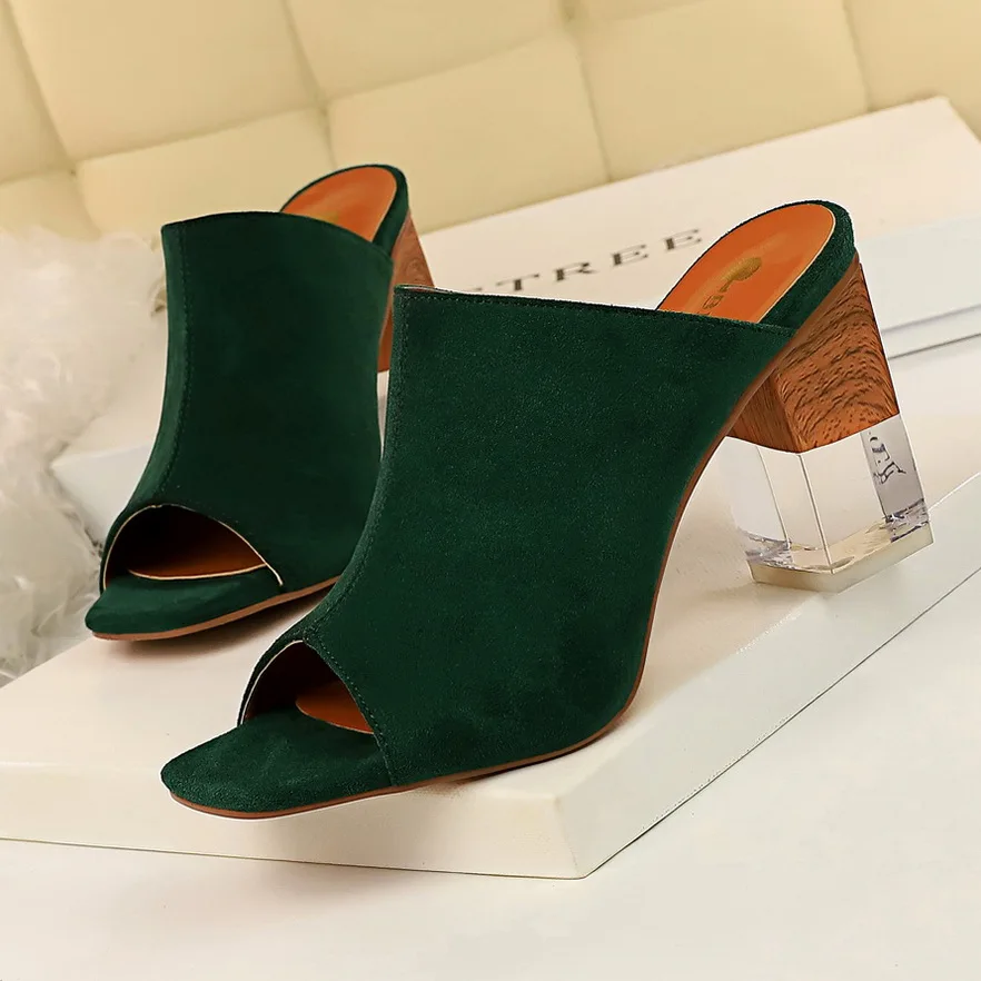 Slippers Women Shoes Sexy Summer Open Toe Transparent Crystal with Thick heel One word Fish mouth High Heels Slippers
Slippers Women Shoes Sexy Summer Open Toe Transparent Crystal with Thick heel One word Fish mouth High Heels Slippers