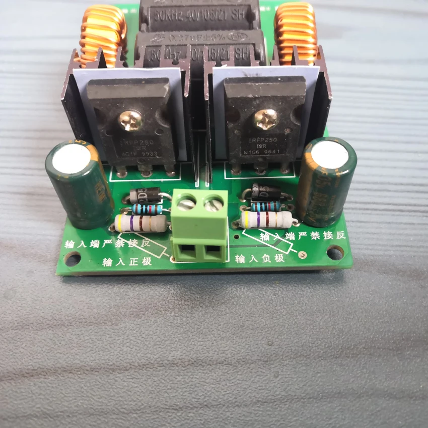Tapless ZVS High Frequency Induction Heating Driver Board 12V High Voltage Generator Tesla Driver Board
Tapless ZVS High Frequency Induction Heating Driver Board 12V High Voltage Generator Tesla Driver Board