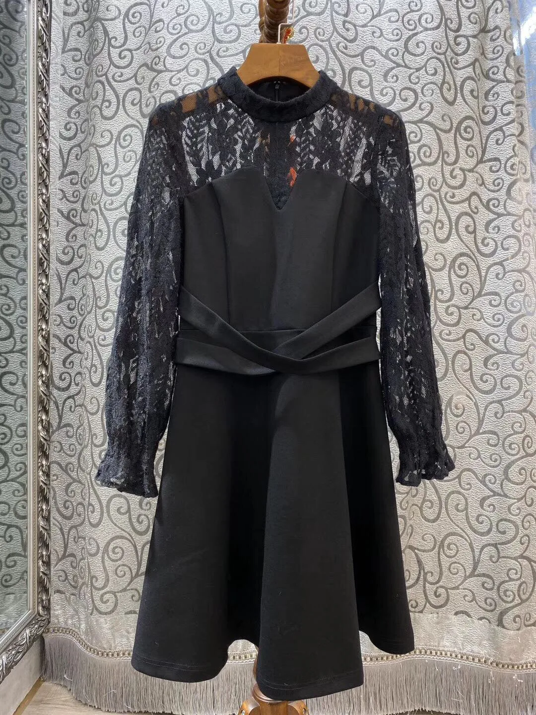 2019 New Arrival Openwork Lace Long Sleeve Bow Waist Dress Two Color Black & White Free Shipping Worldwide
2019 New Arrival Openwork Lace Long Sleeve Bow Waist Dress Two Color Black & White Free Shipping Worldwide