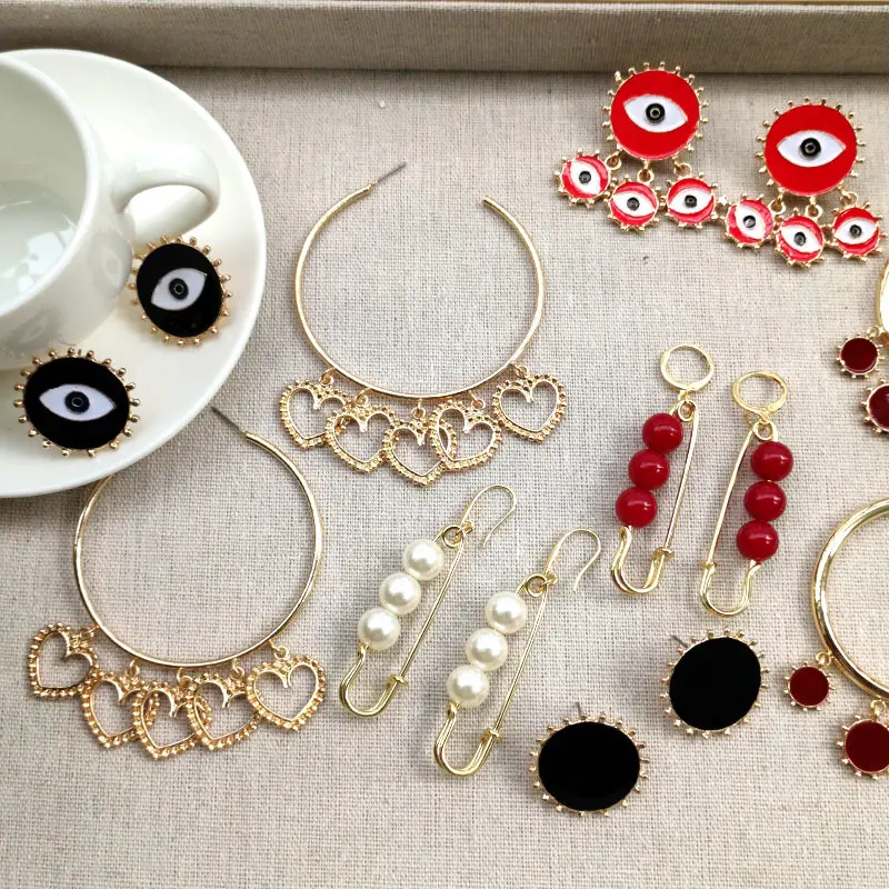 Flatfoosie 2019 Design Lady Statement Earring Women Metal Gold Color Eye Heart Long Dangle Drop Earrings Fashion Party Jewelry
Flatfoosie 2019 Design Lady Statement Earring Women Metal Gold Color Eye Heart Long Dangle Drop Earrings Fashion Party Jewelry