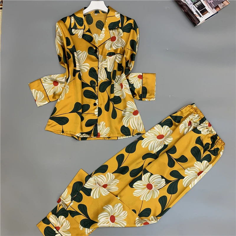 Autumn New Fashion Printing Women Pajamas Ice Silk Long Section Comfortable Sleepwear 
Autumn New Fashion Printing Women Pajamas Ice Silk Long Section Comfortable Sleepwear