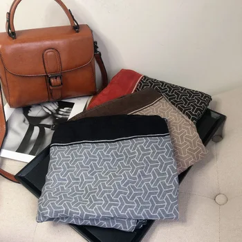 Fashion classic scarf women's autumn winter East Gate color matching pattern silk scarf long shawl dual purpose luxury scarf 
Fashion classic scarf women's autumn winter East Gate color matching pattern silk scarf long shawl dual purpose luxury scarf