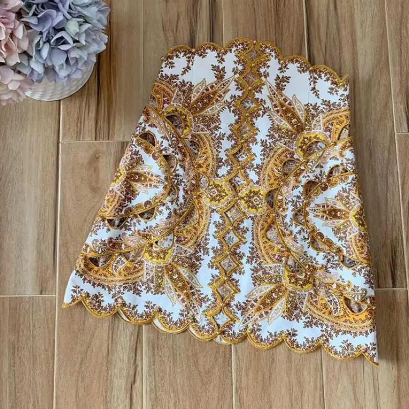 GoodliShowsi Designer Women Elegant Flower Print Embroidery Geometric Pattern Golden Three-dimensional Cut Beads Skirt Runway
GoodliShowsi Designer Women Elegant Flower Print Embroidery Geometric Pattern Golden Three-dimensional Cut Beads Skirt Runway